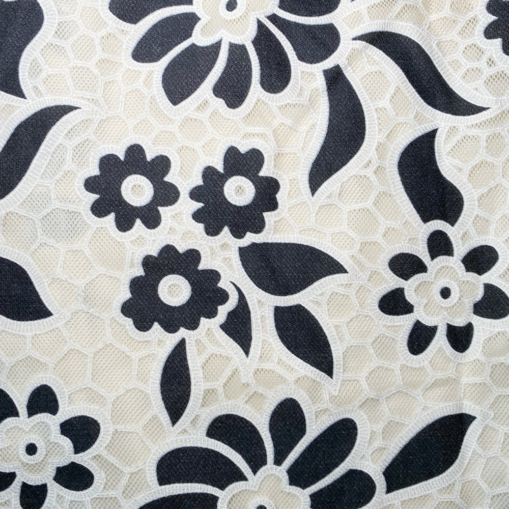 MM Couture Floral Black and White Sleeveless Top - Picture 13 of 13